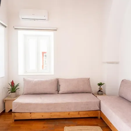 Eleanna's Cycladic Apartment *